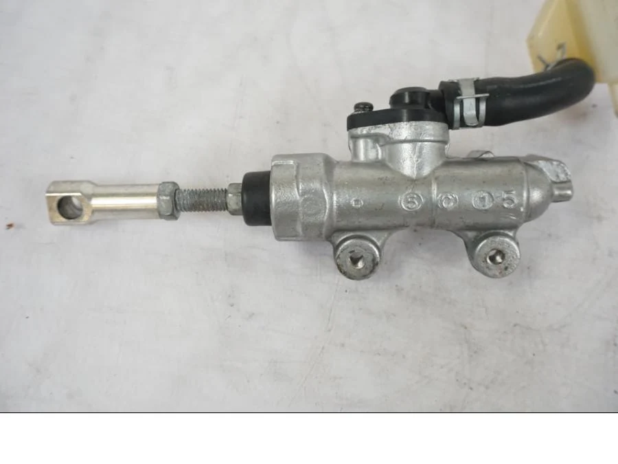 Hlavní brzdový válec Suzuki