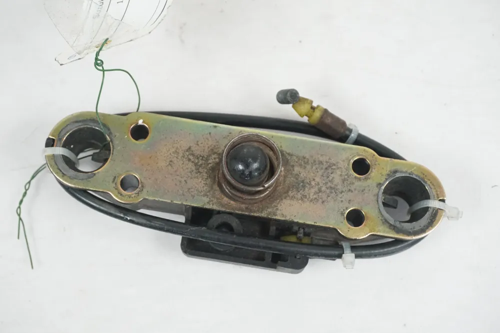 Mechanismus zámku sedla Suzuki