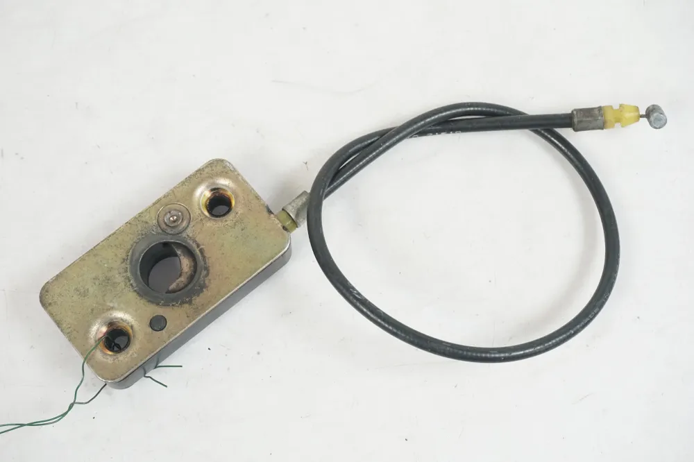 Mechanismus zámku sedla Suzuki
