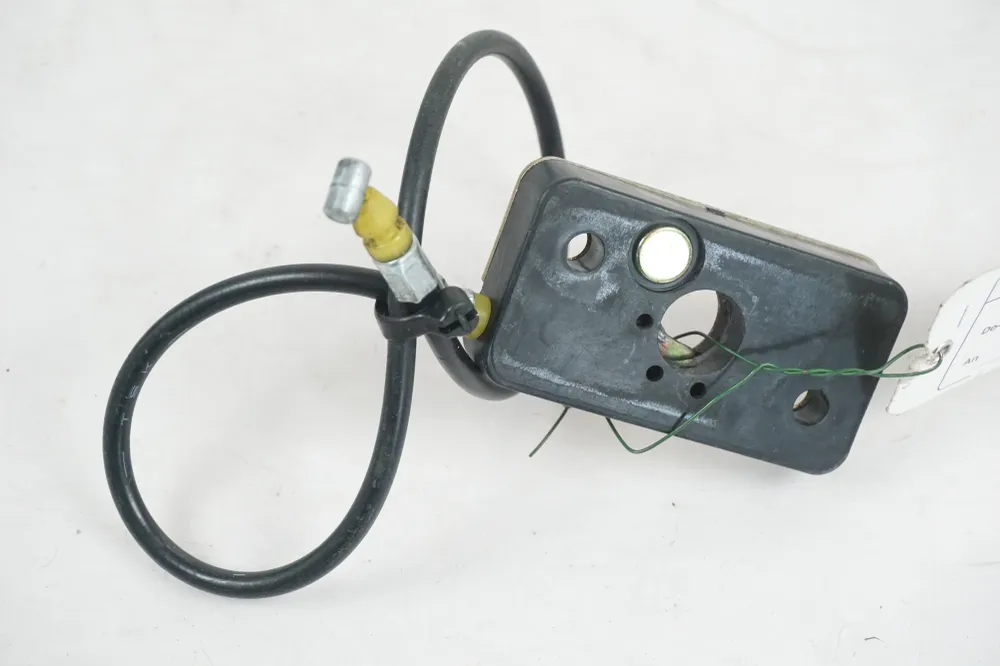 Mechanismus zámku sedla Suzuki
