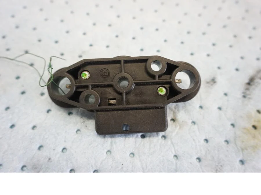 Mechanismus zámku sedla Suzuki
