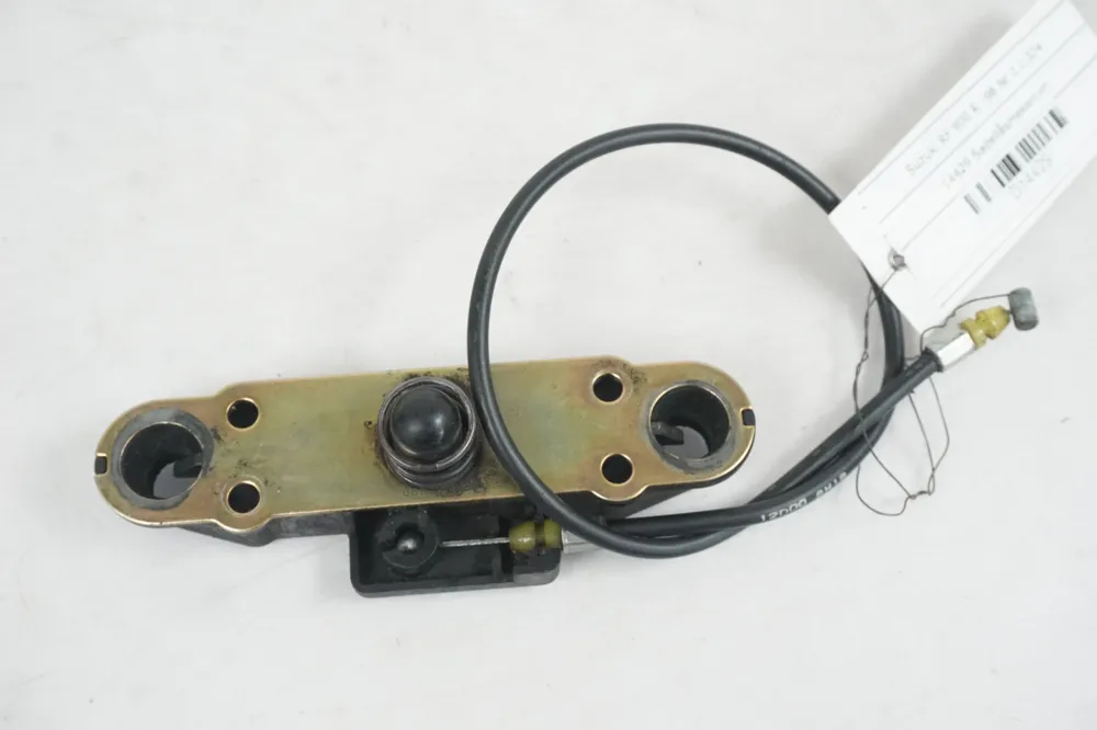 Mechanismus zámku sedla Suzuki