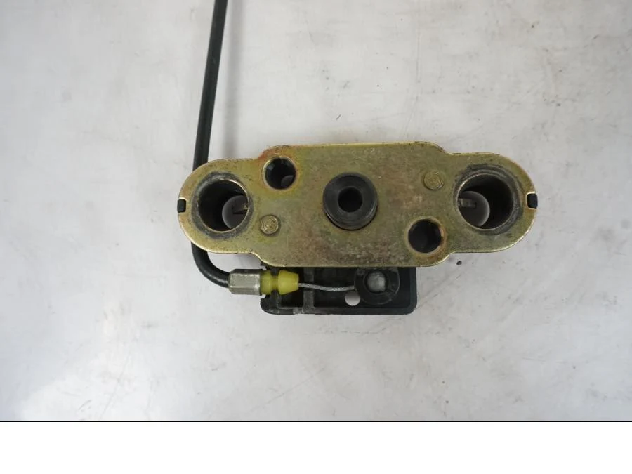 Mechanismus zámku sedla Suzuki