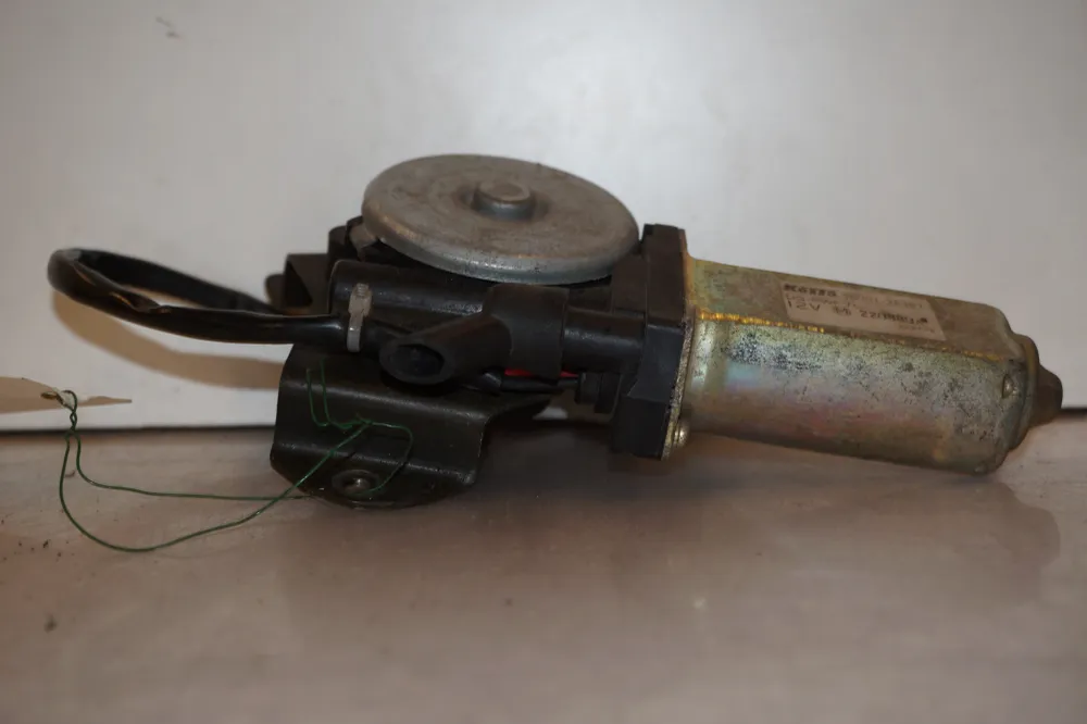 Motor stěrače Suzuki