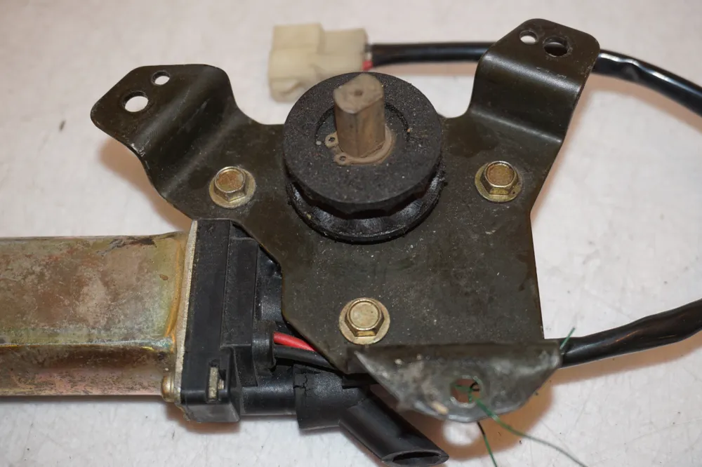 Motor stěrače Suzuki