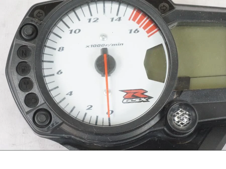Přístrojový panel Suzuki