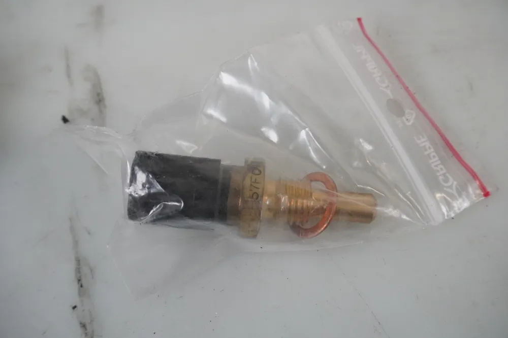snímač airboxu Suzuki