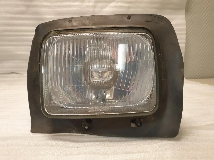 světlomet Suzuki