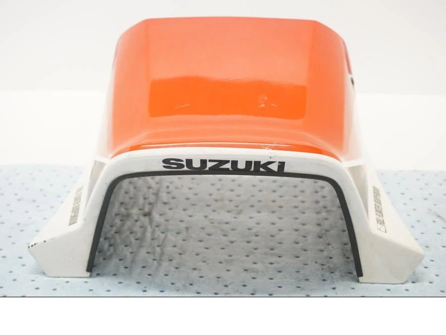Zadní křídlo Suzuki