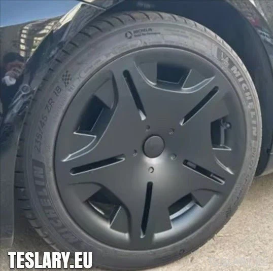 Tesla Model 3 18" UNIKÁTNÍ Kryty kol ve stylu Maybach S22