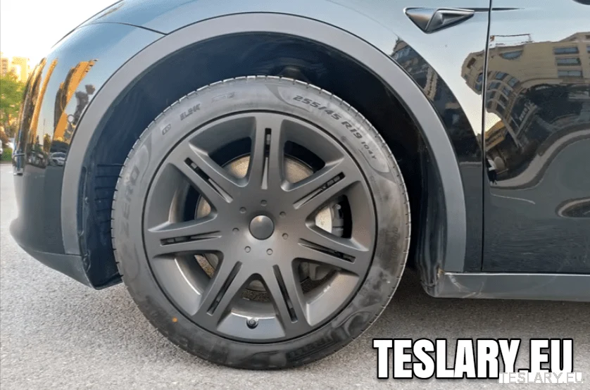 TESLA MODEL Y 19" UNIKÁTNÍ NÁBOJE KOL S9 S PLNÝM KRYTÍM