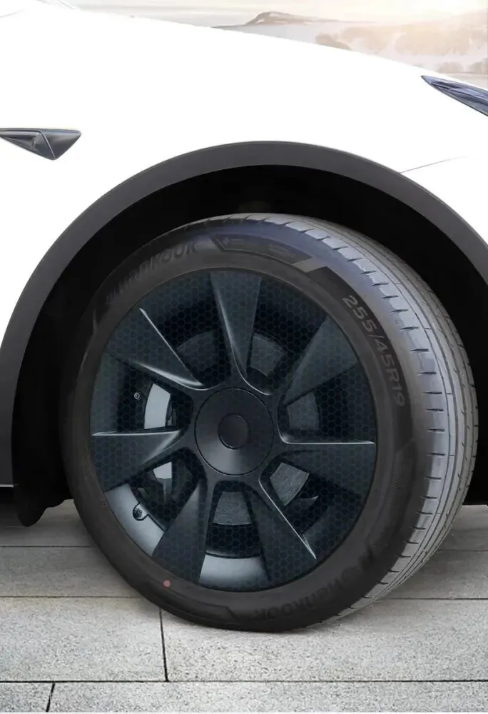TESLA Y 19" PLNÉ SPORTOVNÍ POKLIPY KOLA - MATNĚ ČERNÉ
