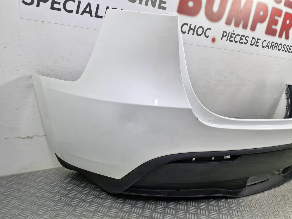 Zadní nárazník Tesla Model Y použitý