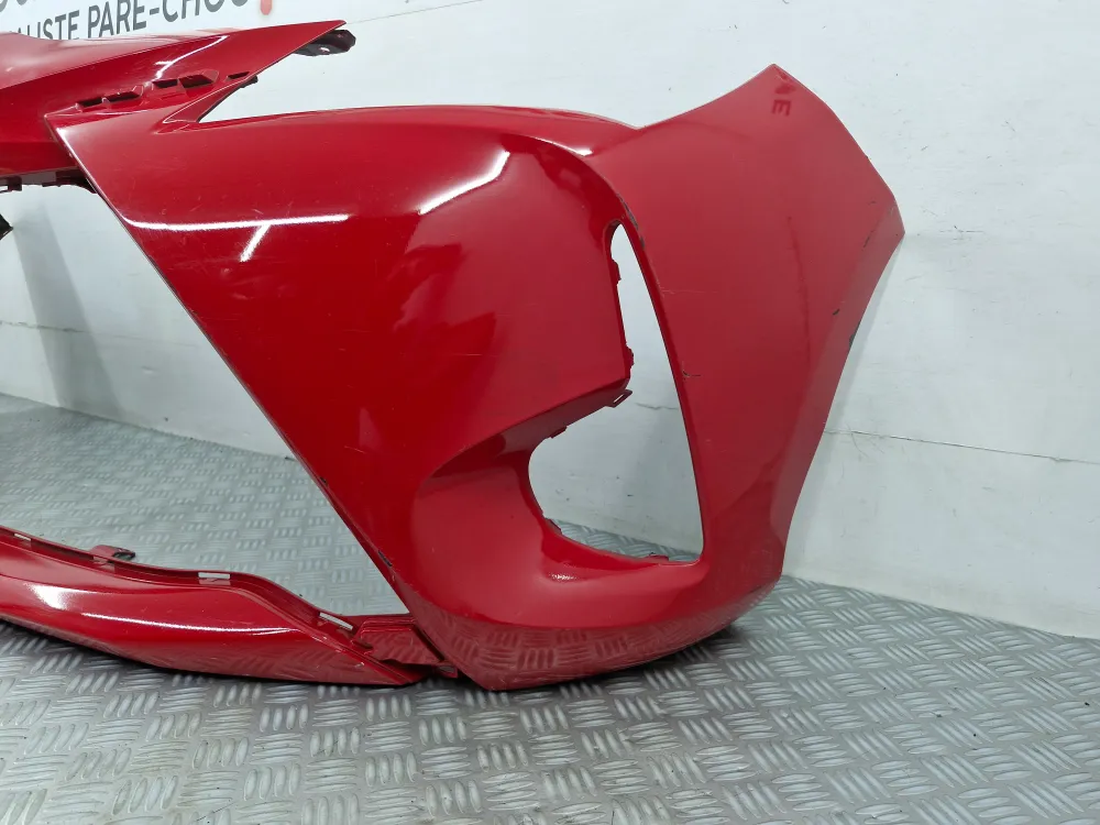 Přední nárazník Toyota Yaris III Fáze 3 originál z druhé ruky (od 2017)