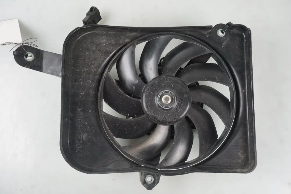 ventilátor chladiče Triumph