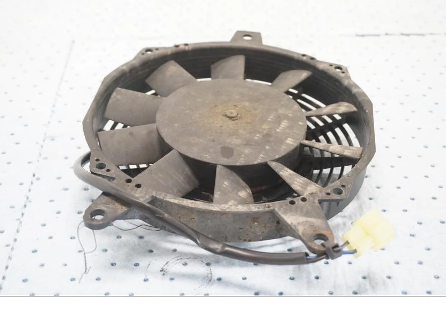 ventilátor chladiče Triumph