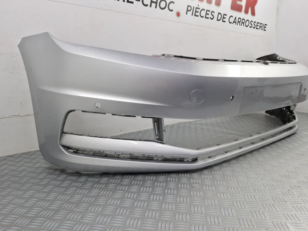 Přední nárazník Volkswagen Touran 3 (5T) (Od 06/2015) - Originální použitý ***