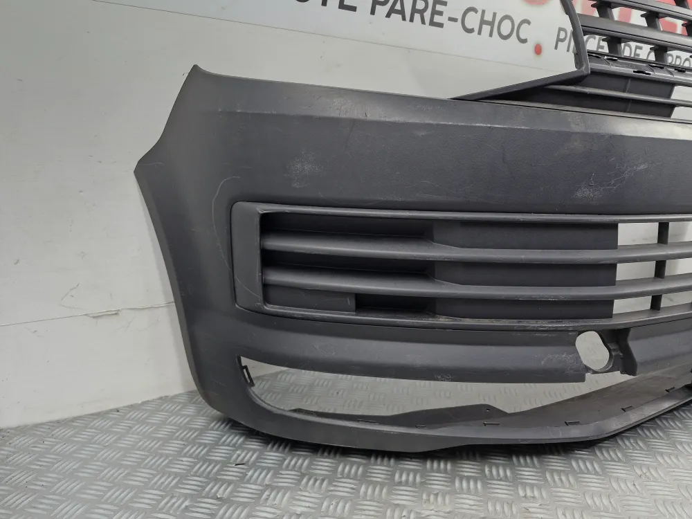 Přední nárazník Volkswagen Transporter T6 Fáze 1 užitkový originál z druhé ruky (06/2015 - 06/2020)