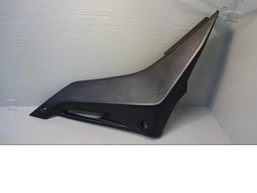 Boční panel Yamaha