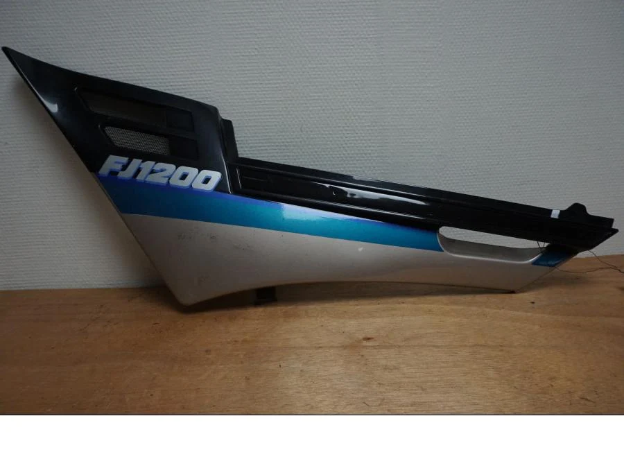 Boční panel Yamaha