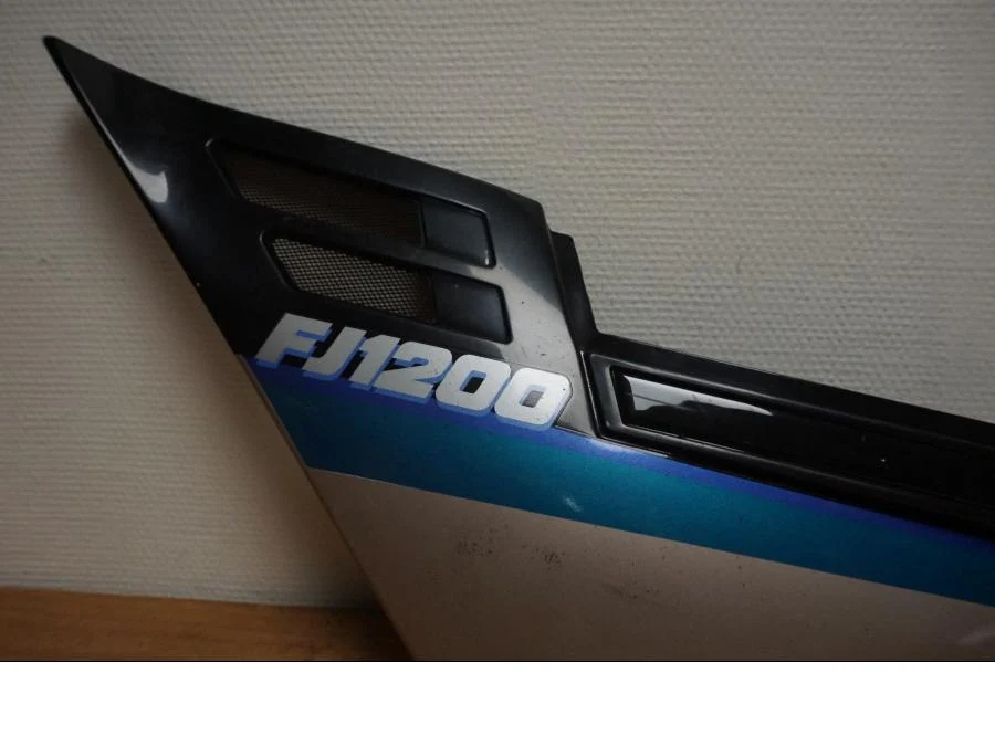 Boční panel Yamaha