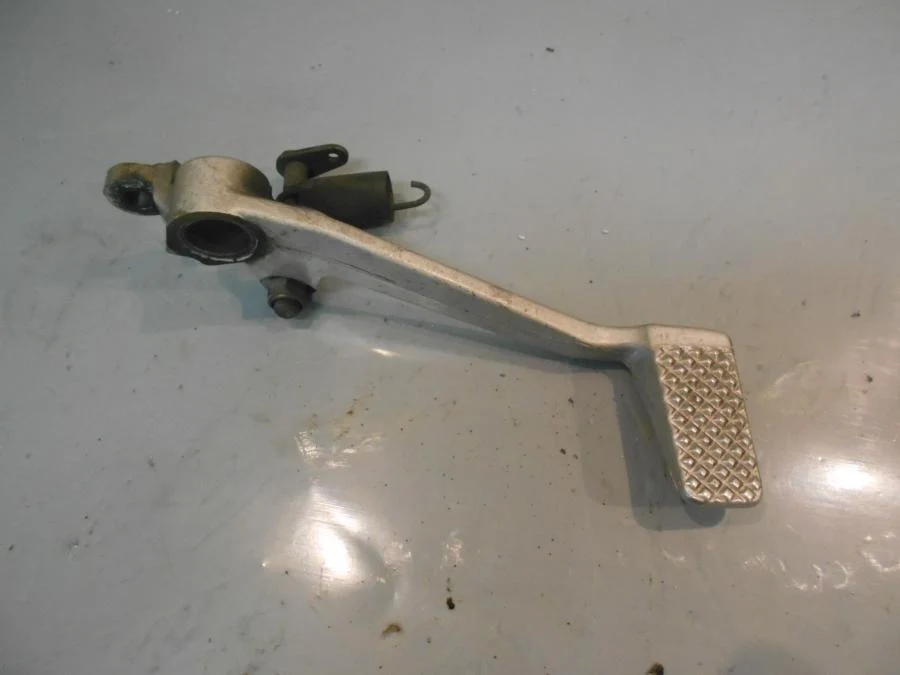 Brzdový pedál Yamaha