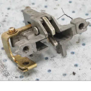 Mechanismus zámku sedla Yamaha