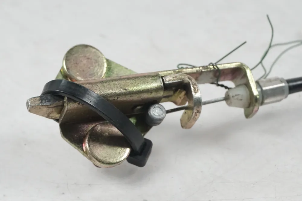 Mechanismus zámku sedla Yamaha