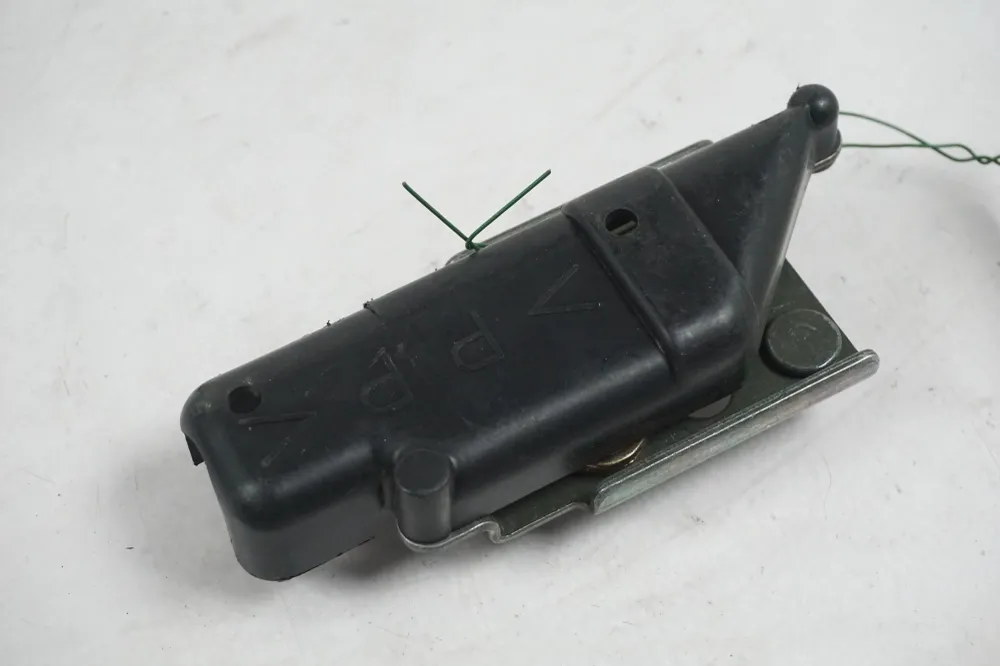 Mechanismus zámku sedla Yamaha