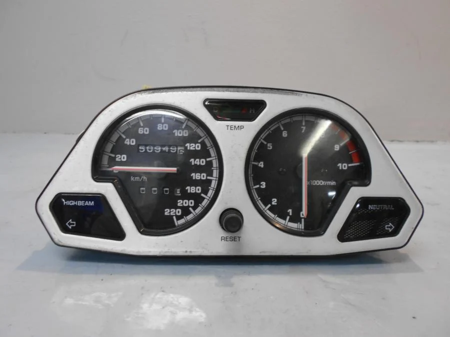 Přístrojový panel Yamaha