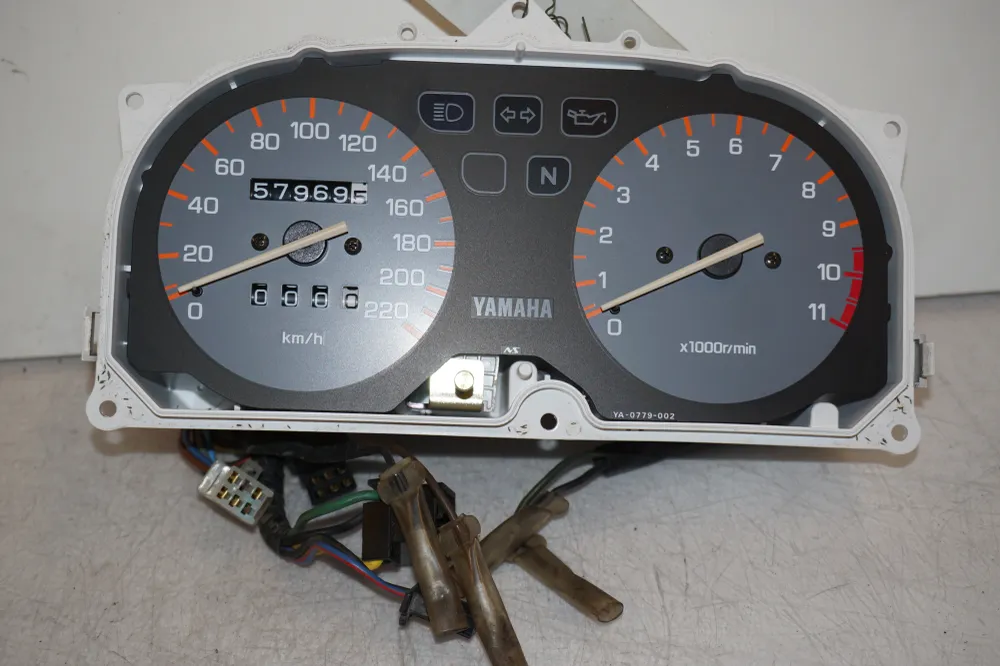 Přístrojový panel Yamaha