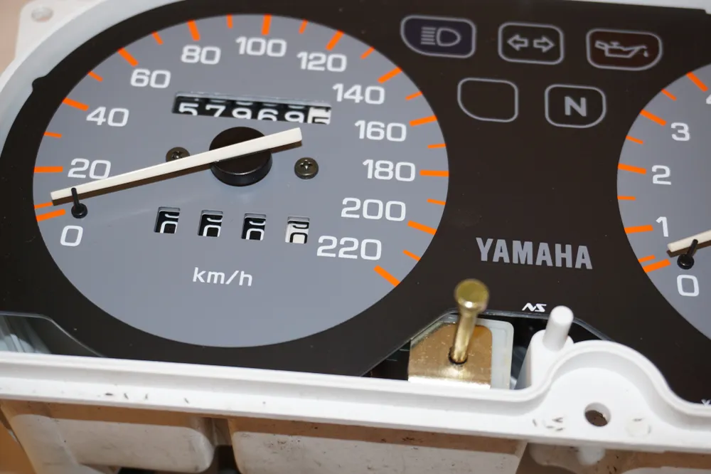 Přístrojový panel Yamaha