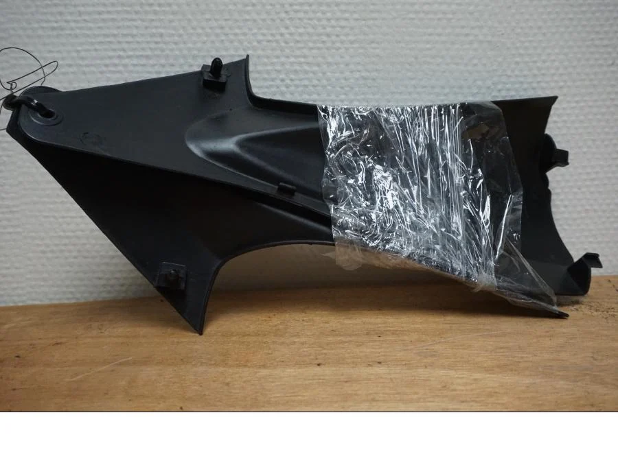 Vnitřek horního krytu Yamaha