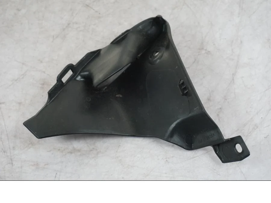 Vnitřní plast bočního krytu Yamaha